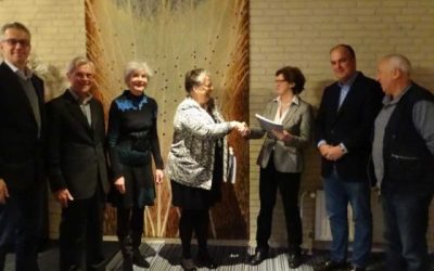 Van Gogh Helvoirt erfgoedeigenaren ontvangen monumentenboek